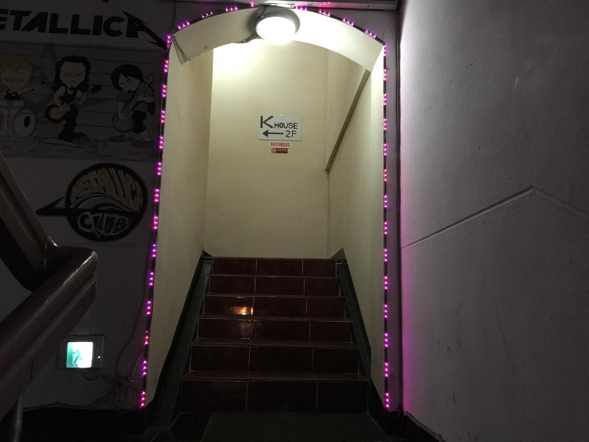 K Motel Тегу Екстериор снимка