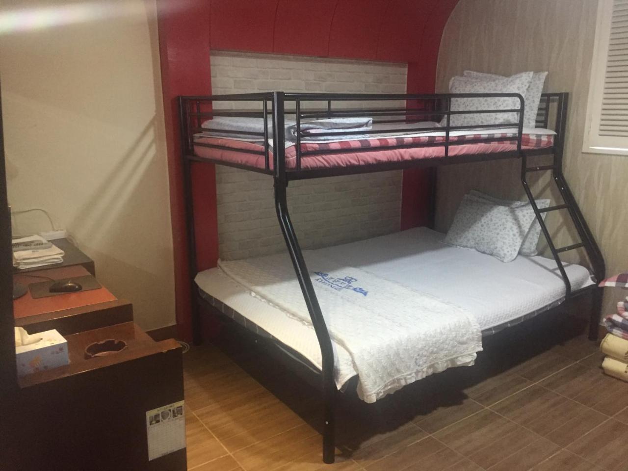 K Motel Тегу Екстериор снимка